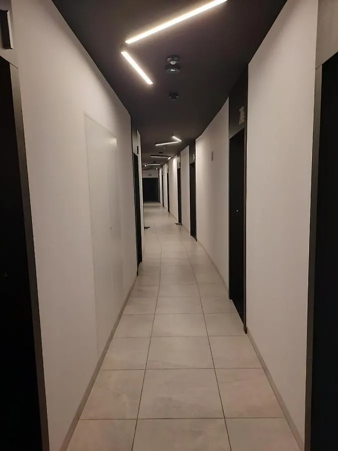 George Studio Przy Stadionie Narodowym Warszawa 0*,