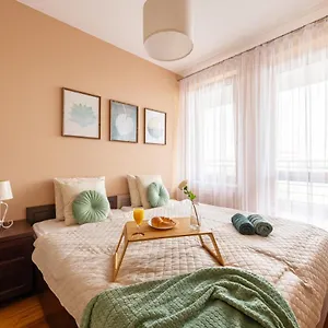 ~comfortify~ Kingsize Bed, A/c, Wifi, Skylineview Warszawa